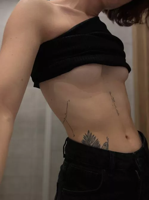 Could you help me out and take my top off? by Farevkaoff