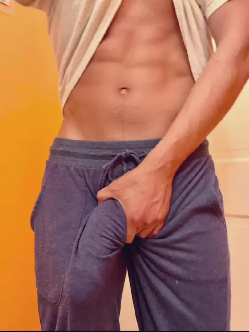 Dm me if u like what u see;) posted by Prestigious_Cry_5724