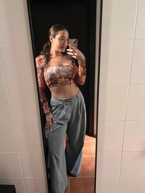 do i look good in this top? by Cute-Aspect-4578