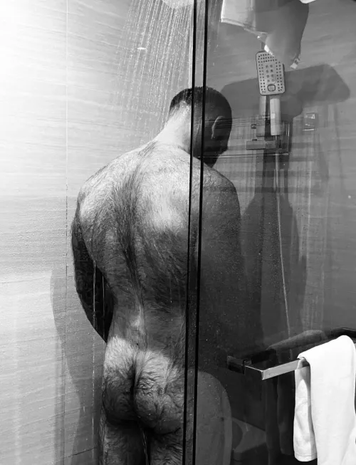 Do you like my hairy back? by bwarren106