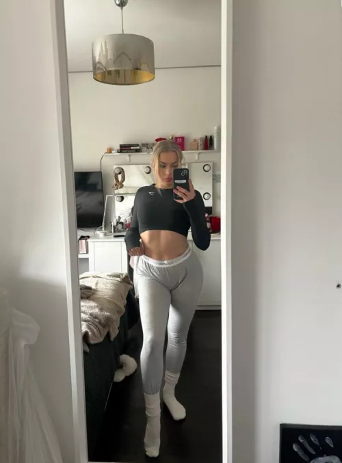 Do you like the calvin klein leggings? by melicherry