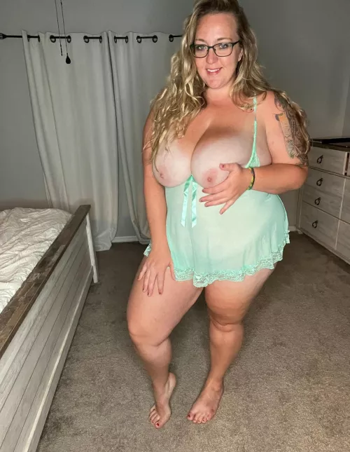 Feeling slutty  by Lovingadventures