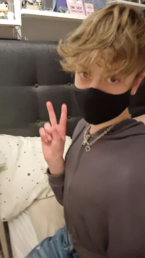 I feel prettier like a girl :3 by Im2cute4uAlr