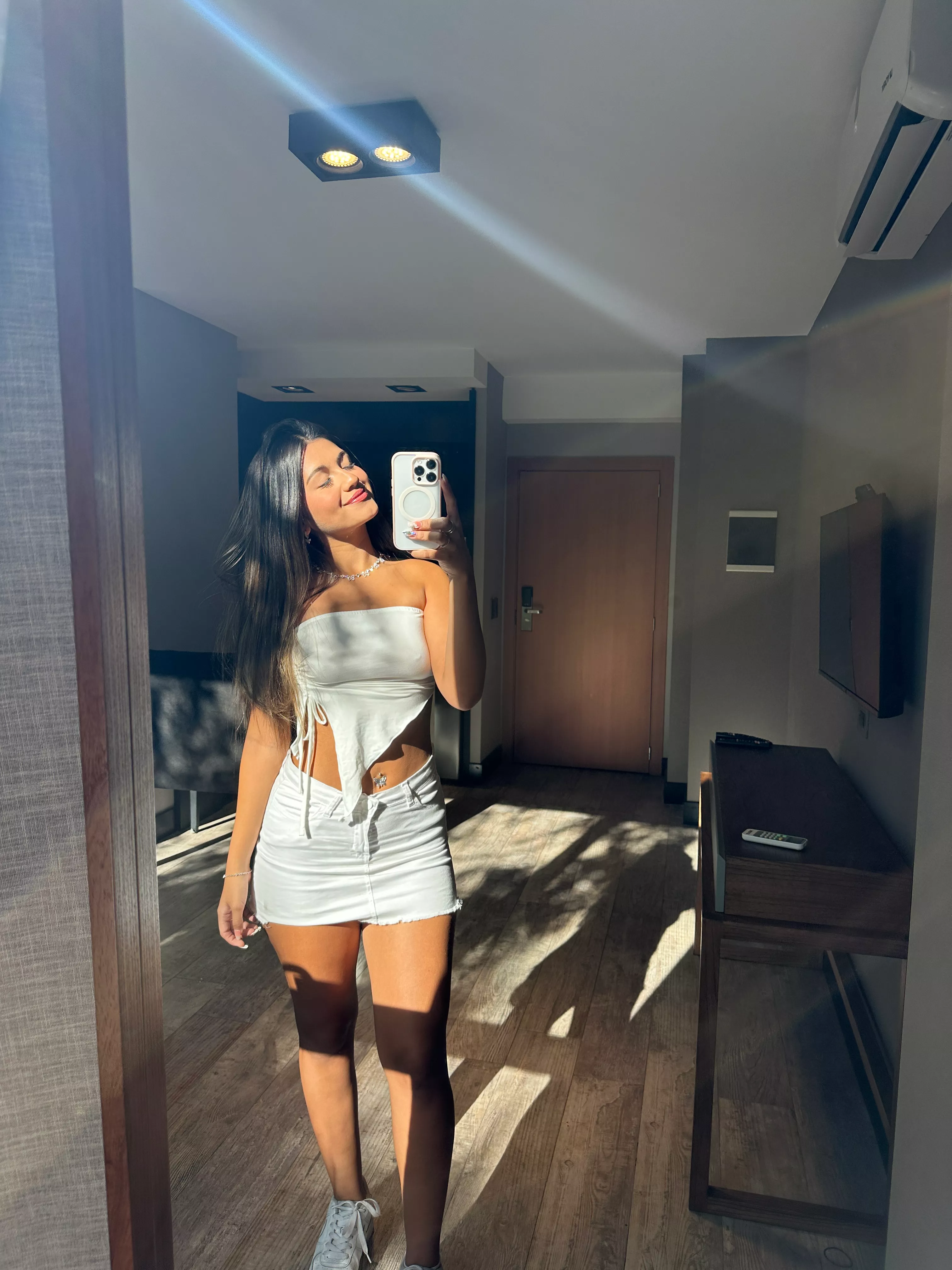 I love the way sun makes me shine in this photo posted by ruby_fox123