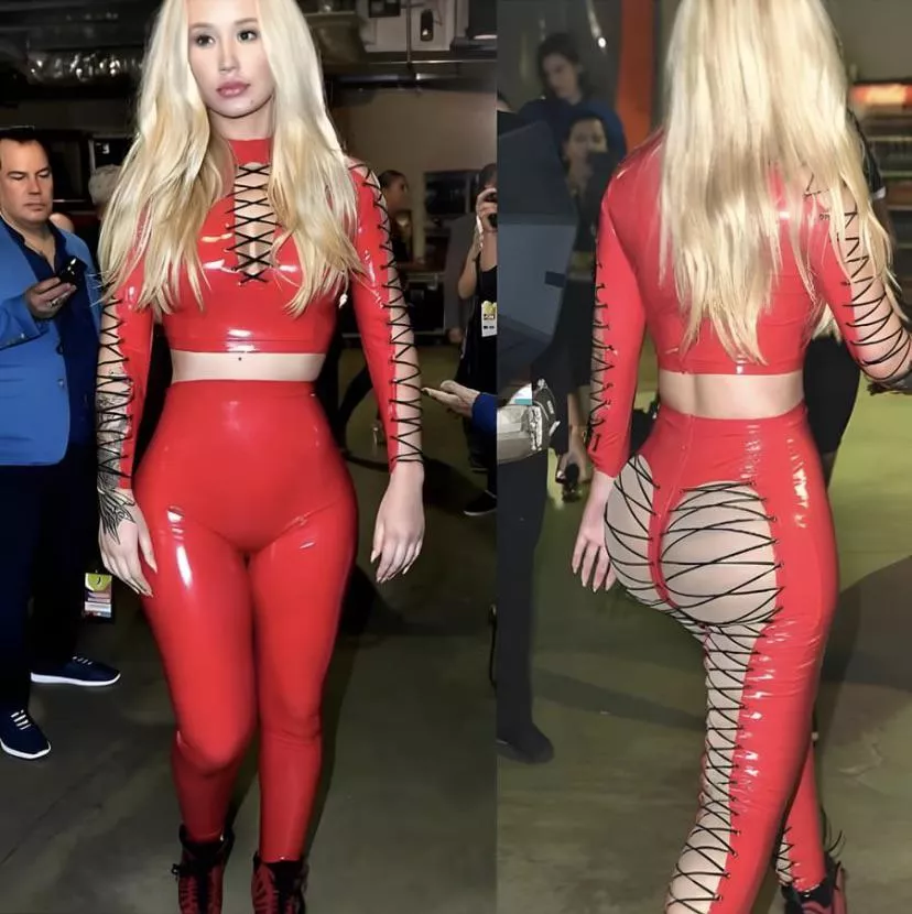 Iggy Azalea in all red latex (except do the back half 😁) posted by TheLatexKing