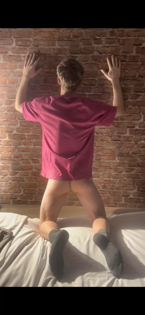 I‘m locked in a room with you for 1 Hour. What would you do? by Far_Tonight1326