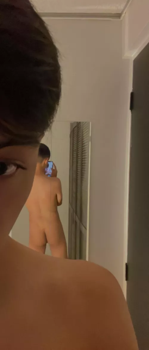 looking for twink friends, i don’t answer if you don’t send your pics (18y) by Desperate-Vanilla239