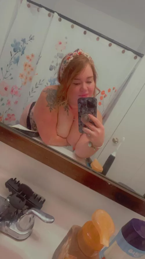 Mirror selfie 💗 by Redsnapperr69