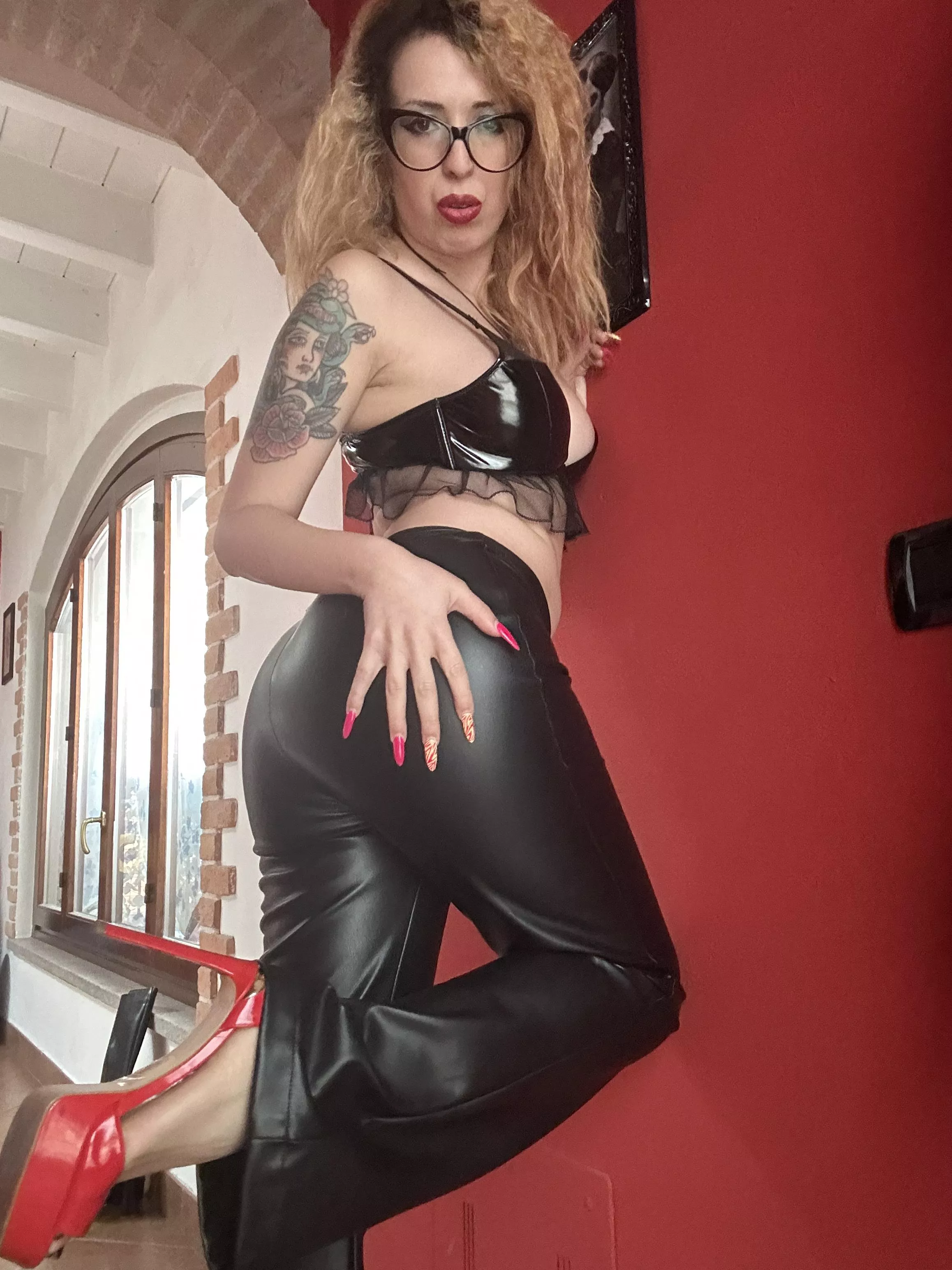 My favorite leather outfit  posted by DemoniqueMiss