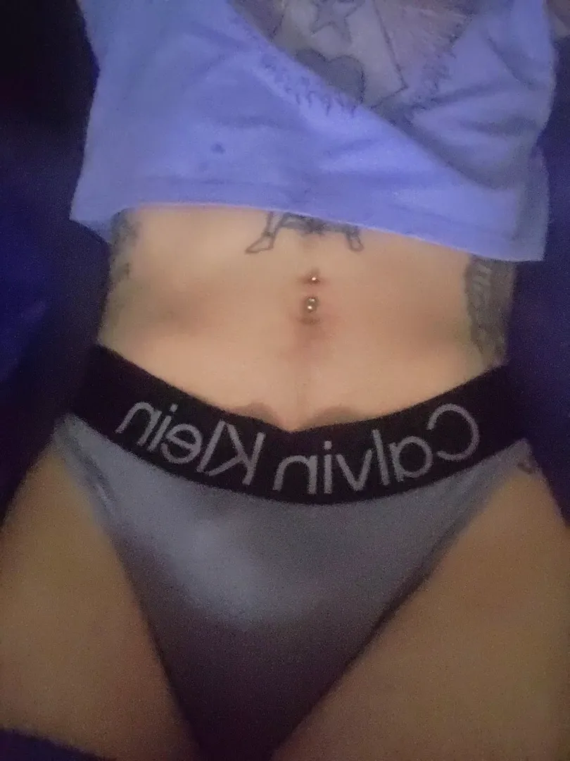 My tiny bulge and my new belly ring. So happy with it 💖 posted by lilcakes2