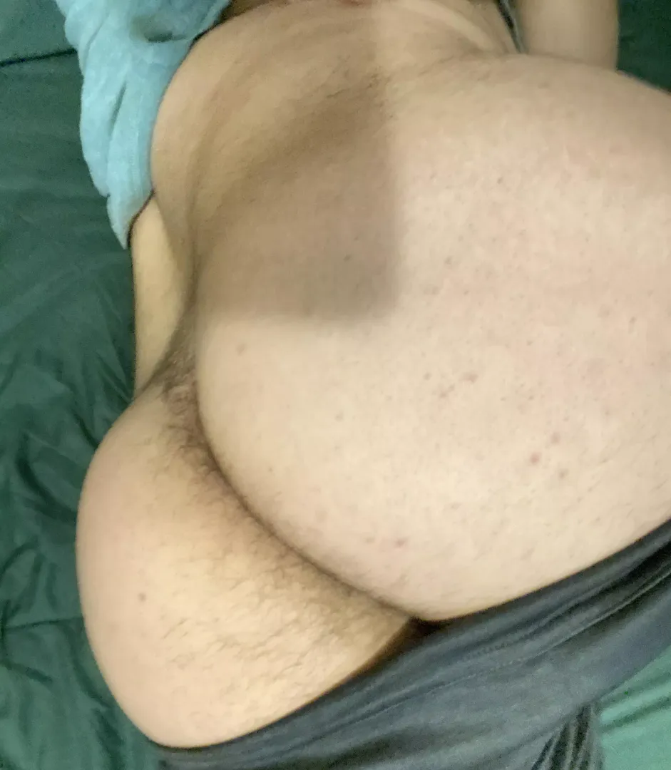 Need my big brown ass taken care of right now! posted by dl_night18