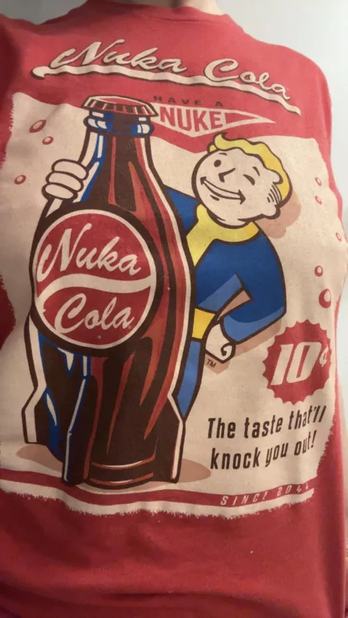 New shirt, no bra! by rawrplatypus