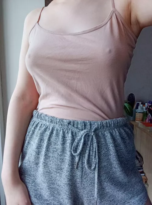 No bra day by pixiiie_chloe