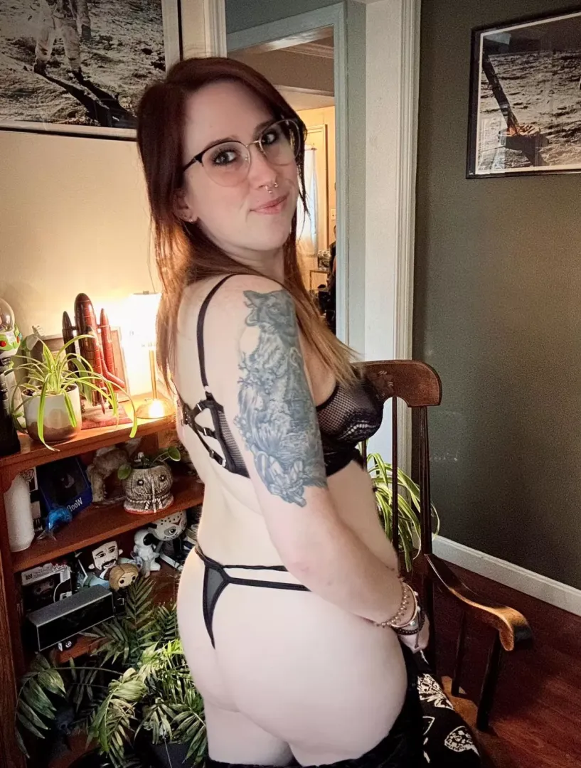 Ophelia (@longstemroses) [onlyfans] posted by oh__ophelia