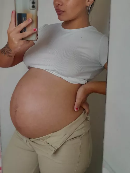 Say yes if you want to receive nudes of my pregnant body by LatorreMelina