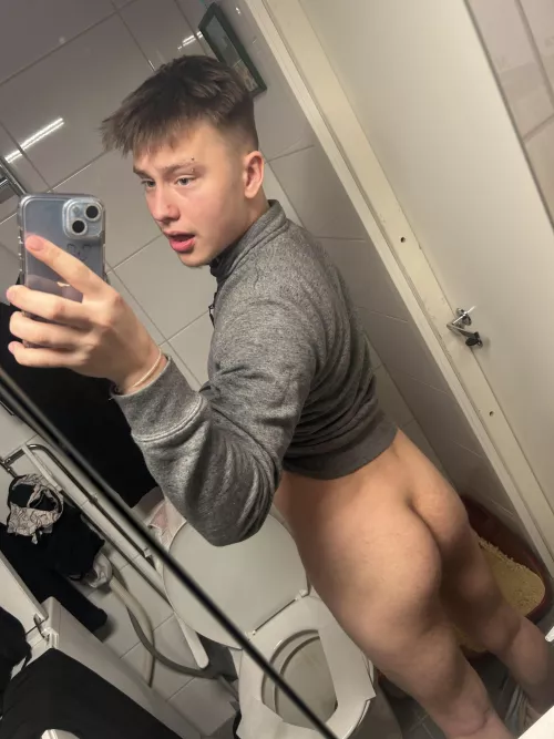 Took this pic in a hurry😮‍💨 by Favoriteteenboy