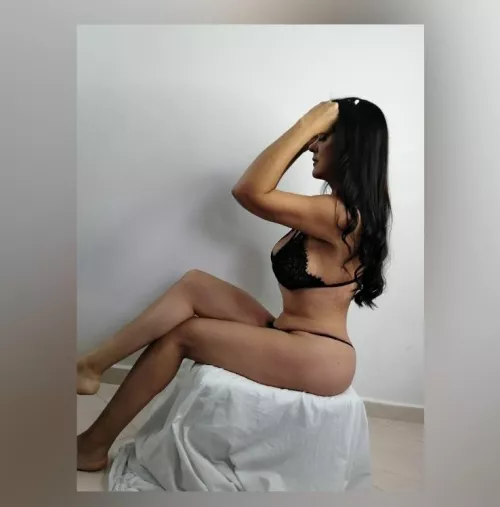 Wondering if my old body is a turn on by PhotographClear1247