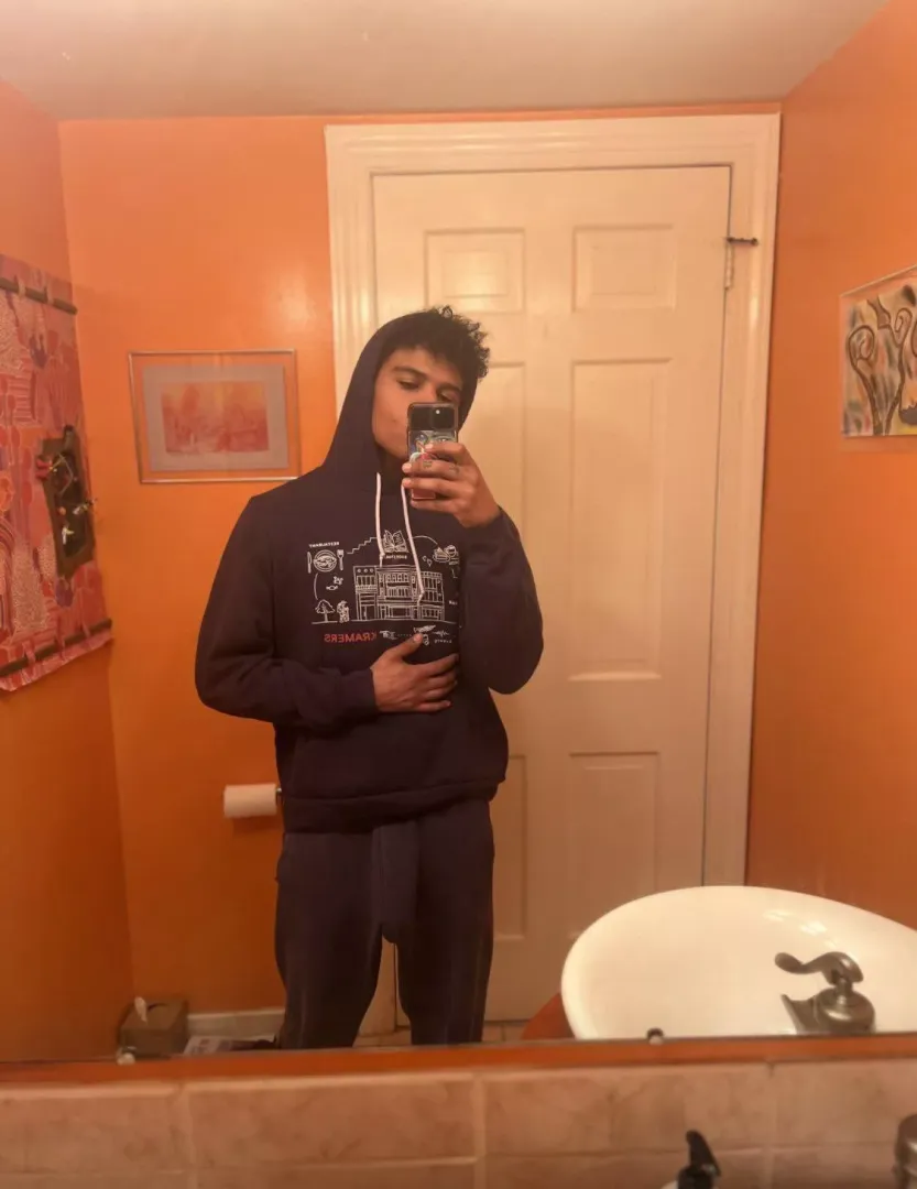 Young, hung and very horny… let’s talk posted by Prestigious_Cry_5724