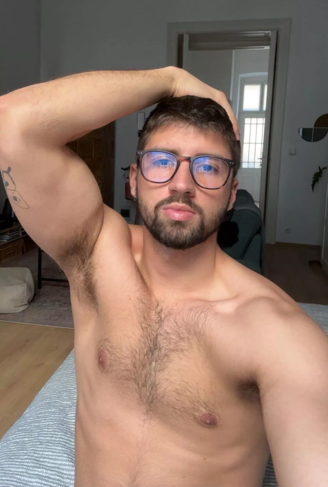 24 stud 😇 looking for a rich and generous partner to explore my gayness. Im really curious and open to try new things. Telegram: Noxian21 posted by Yellow_Gum_Stoner