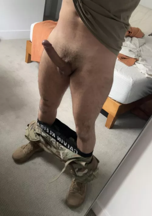 [25] cmon bro you’re gonna be late for formation by sirhendricksonn