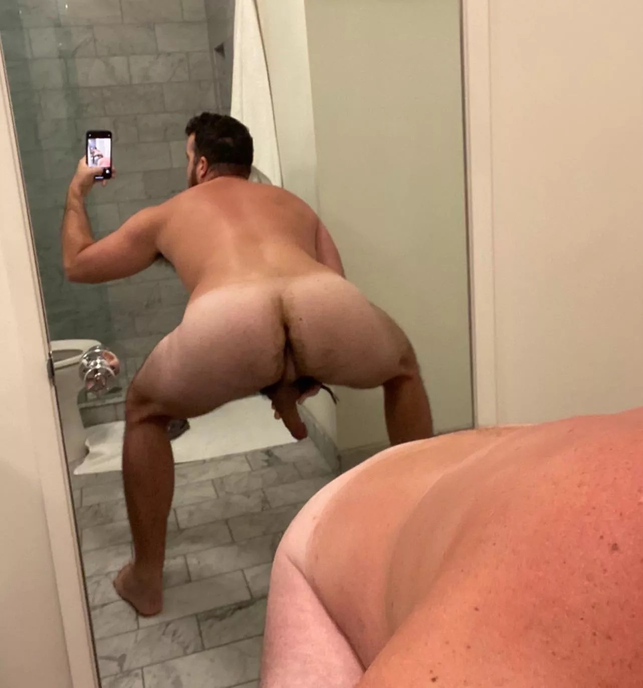 (36) 6’5 sub bttm bro. Tops/doms send asl & pic. Gstall87 posted by gay-in-ca