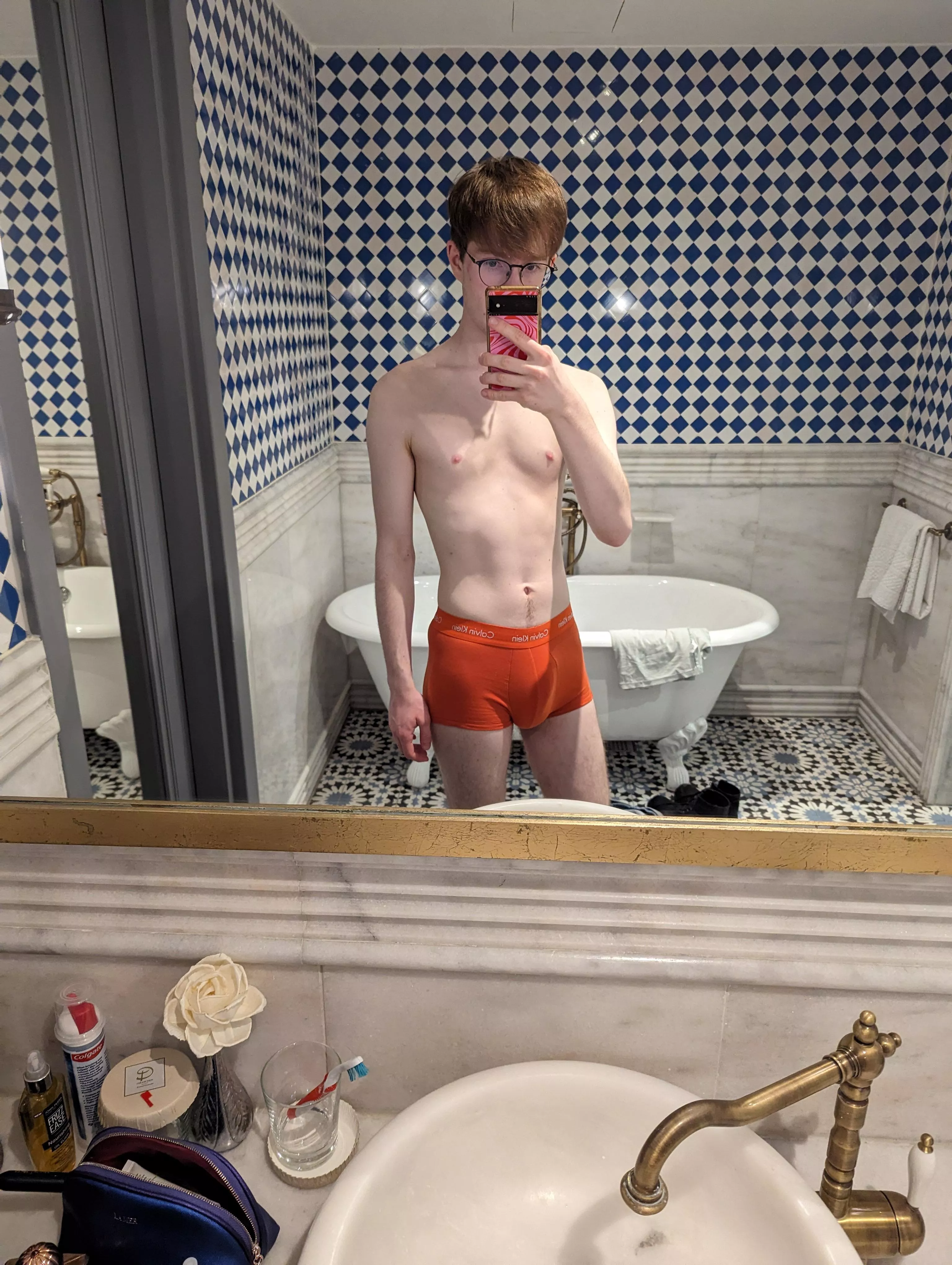 bend me over the bathtub [19 UK] posted by waspfactory2209