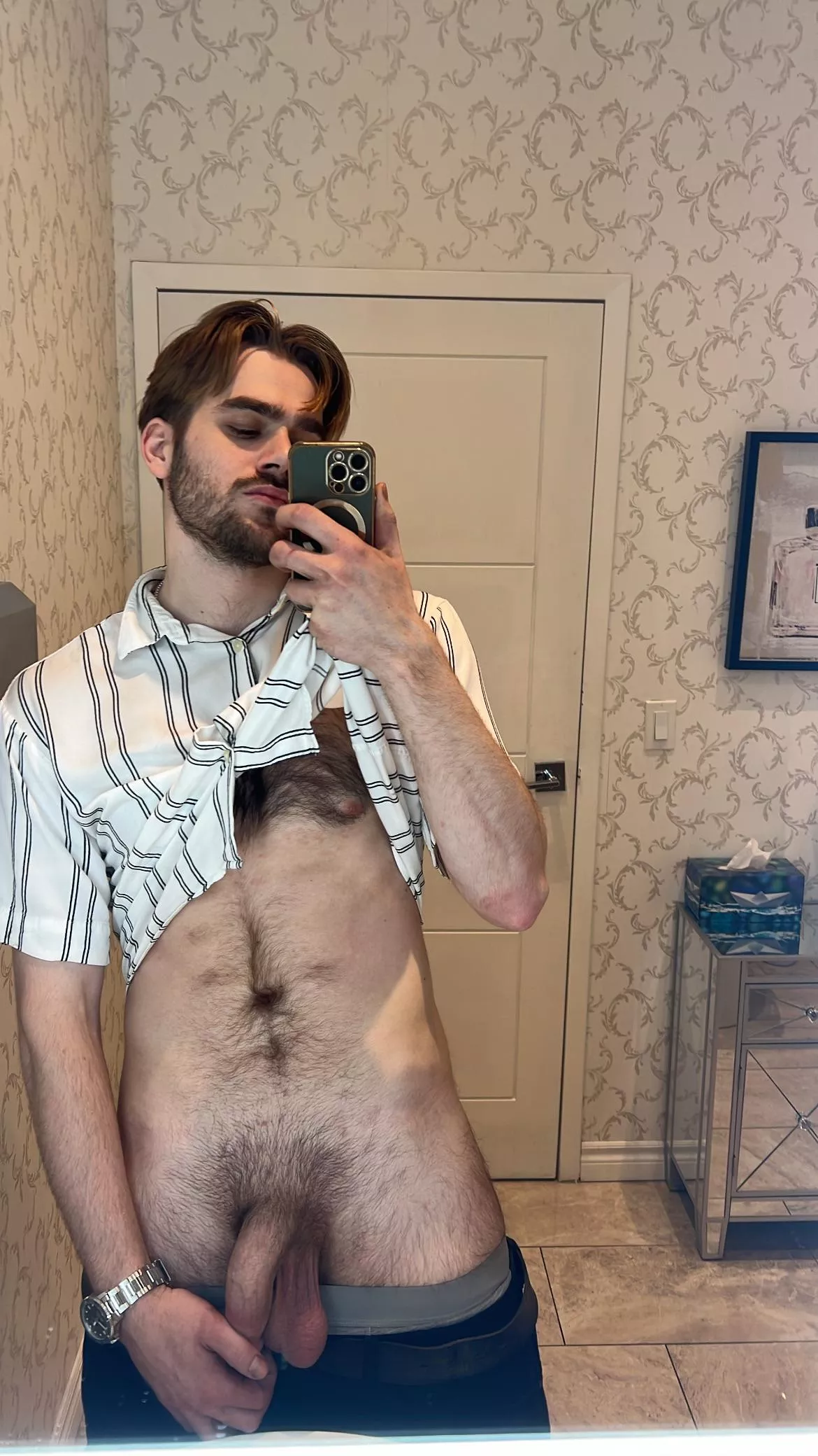 Bored at work posted by showsumtits