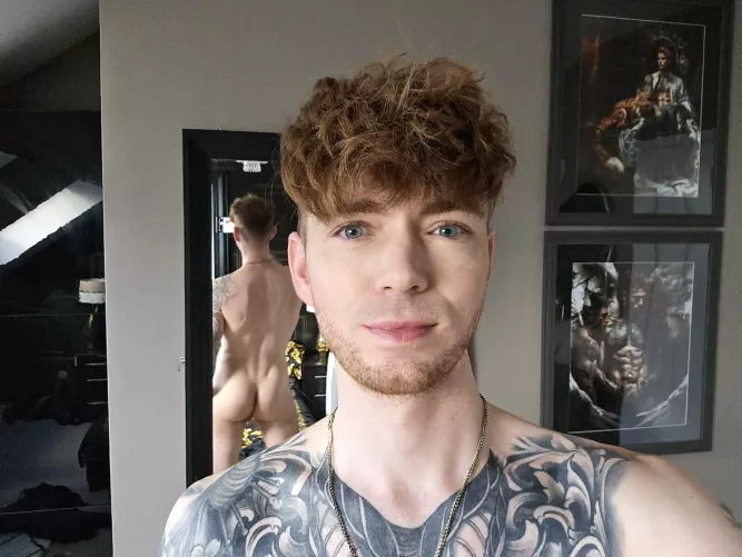 Cheeky bum pic 🦊😜 by tattooedgingerlad