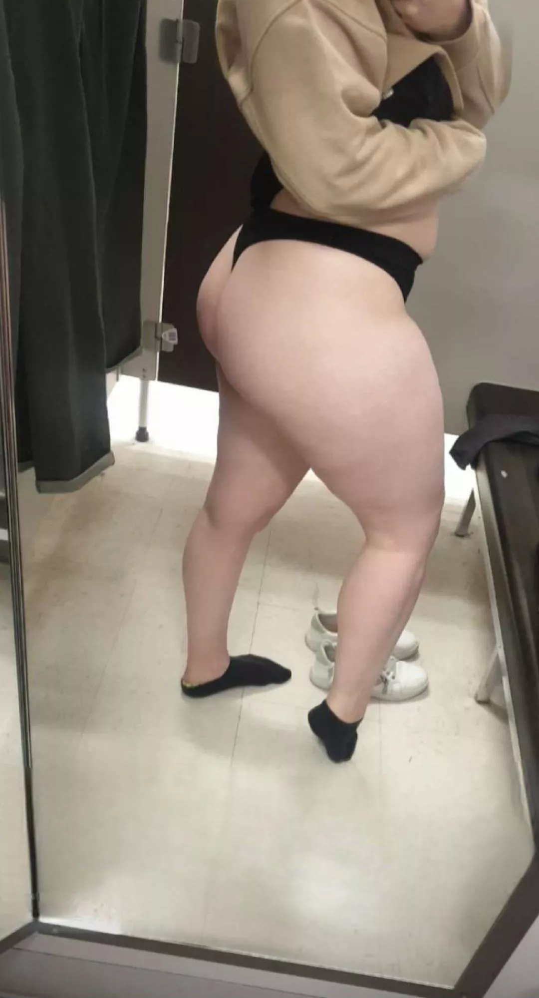 Cheeky pic while jeans shopping  posted by teaseQT