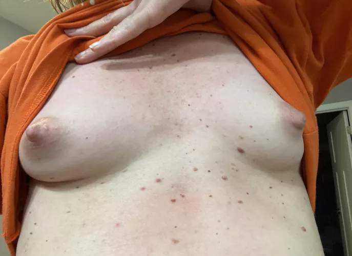 Fresh out of bed tiny MILF tits.  by fansforfitnessnw