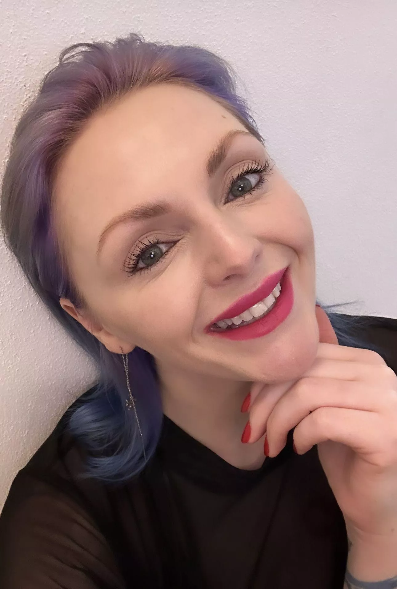 Happy smiley Thursday posted by theinkedsiren1