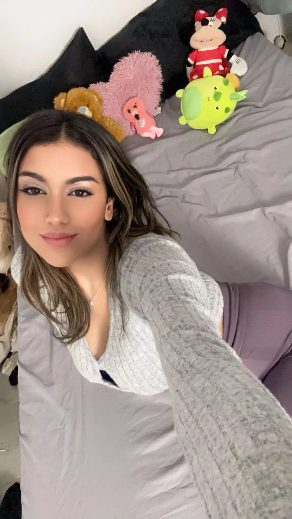 Here is my Latine cutie girlfriend application posted by Spooky-Yellowjacket