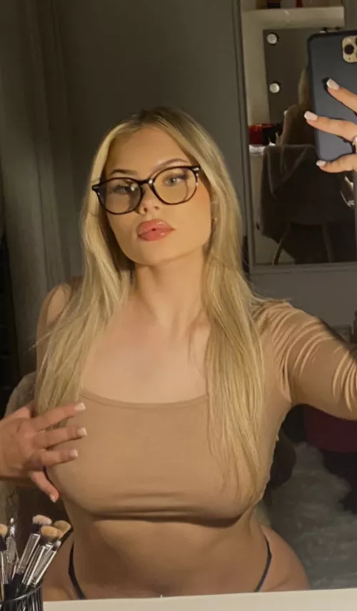 If I told you I was only 19, you’d still fuck? by melinaxof