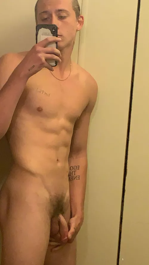 just turned 18 never sexted an older girl before by lookin4ladies43