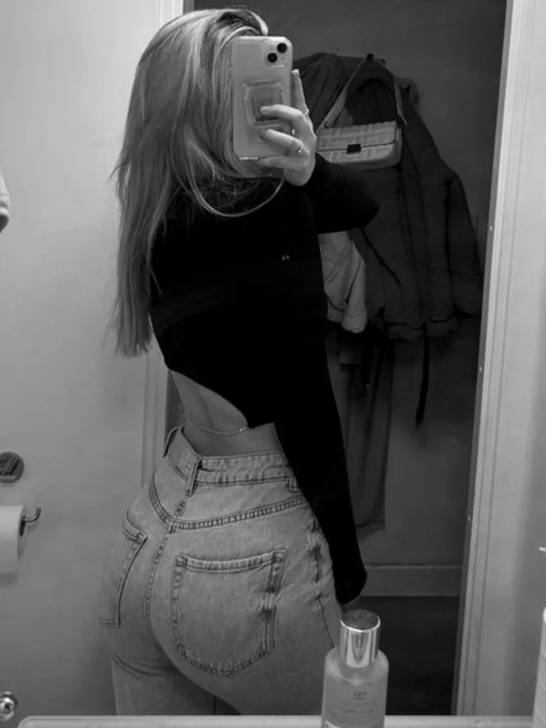 Like my post and DM me to get my snap  posted by Jani_OP