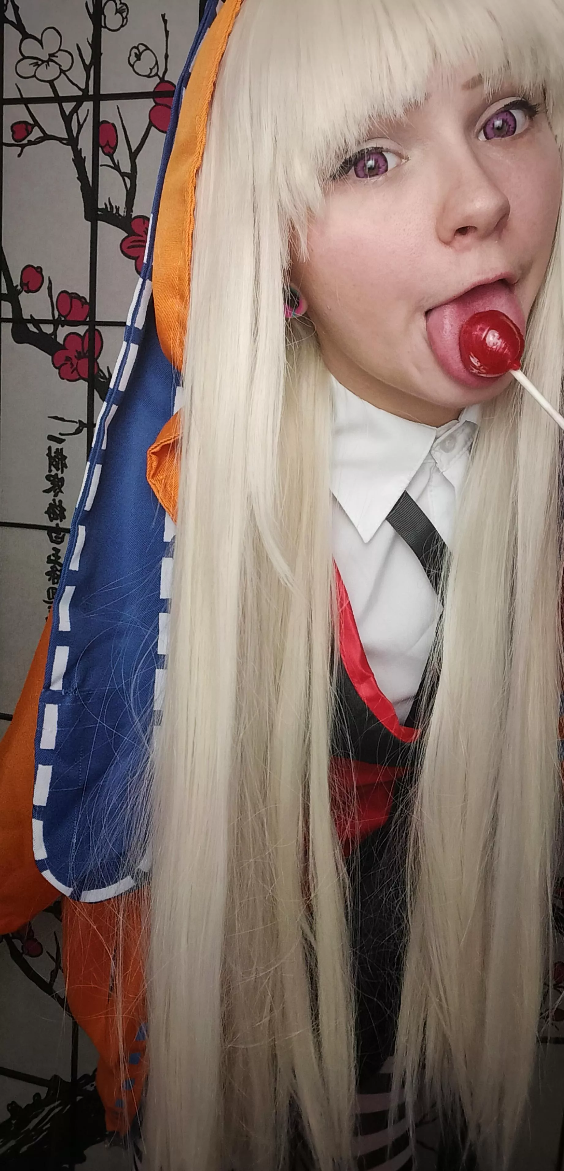 Replace the lollipop with your cock posted by panderdab