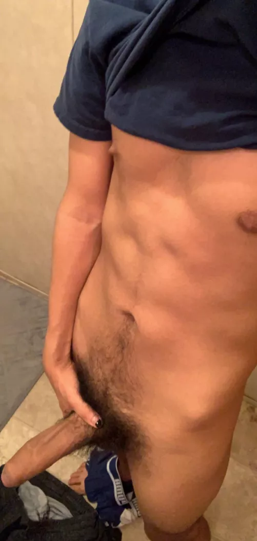 Should I trim? by Skintgoldfish1004