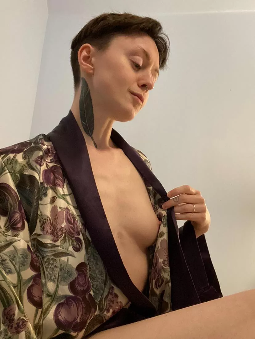 silky robe sideboob 👘 posted by quill_la_petite