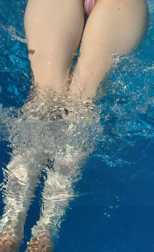 This cute big ass needs to be spanked posted by pplklp