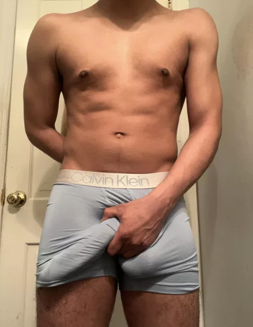 Too massive to hide by Hunggothboy