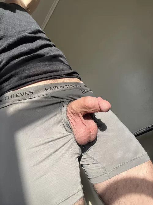 Want someone’s mouth wrapped around my dick by Training-Pie9807