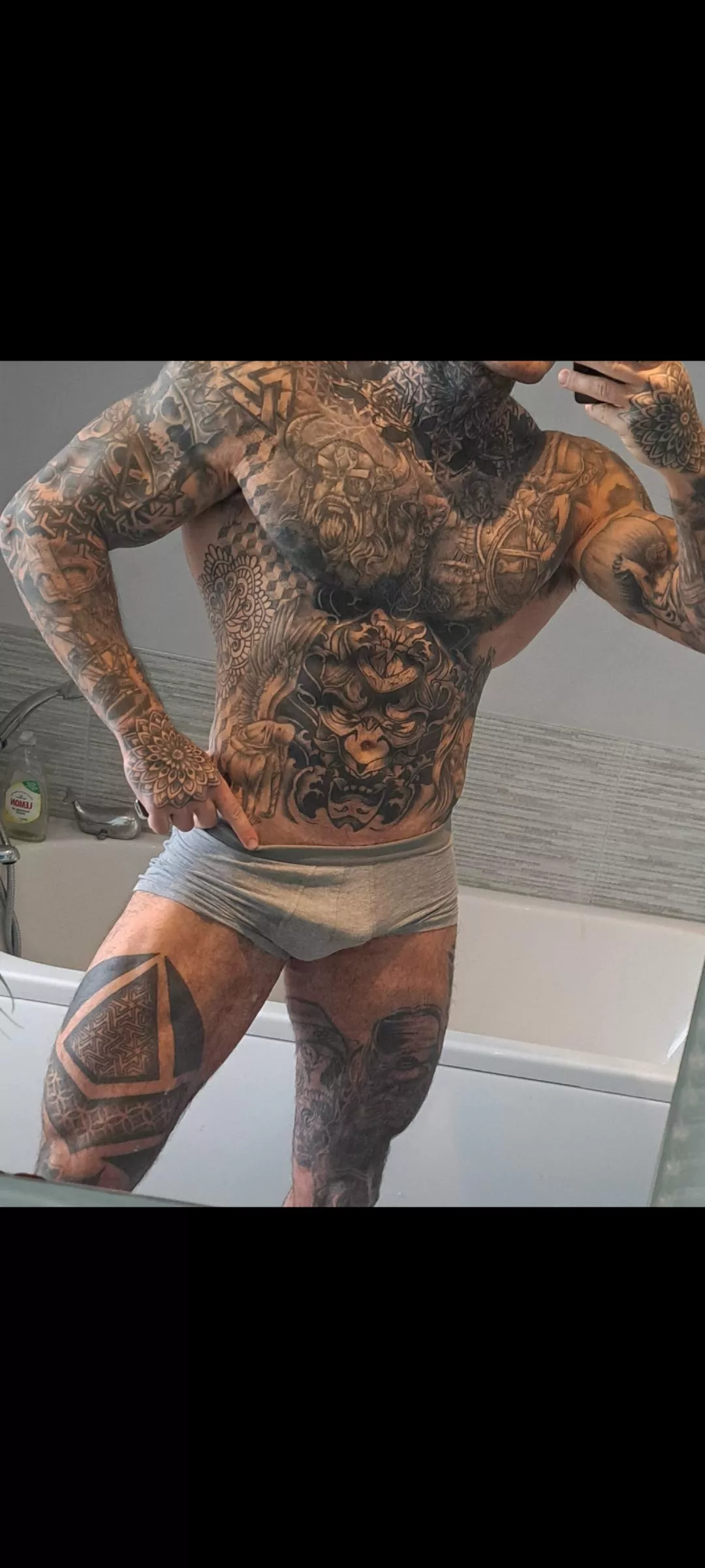 Who likes tattooed gym bros? ;) posted by bahamianDowel769