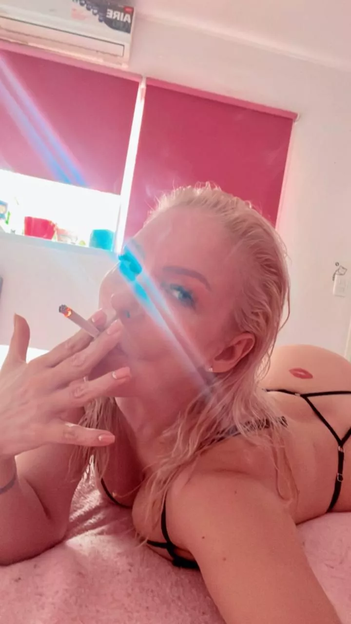 Would you eat or fuck? Choose wisely posted by kIMSEXXX69