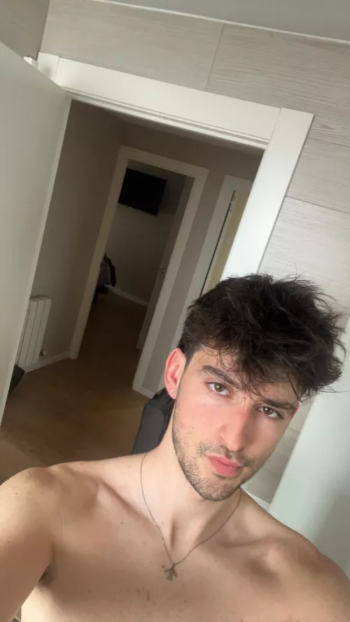 19 spanish bttm into similar. I LOVE abs and muscular guys or big Ds+ ;) hmu @chasar03 hmu with pic on add pls by Famous_Attorney5805