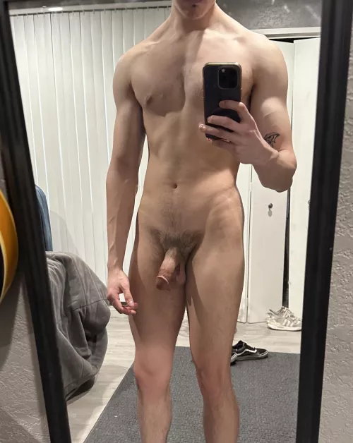 [22M, 145lbs, 5’9] Decent enough? by Charming_Relation702