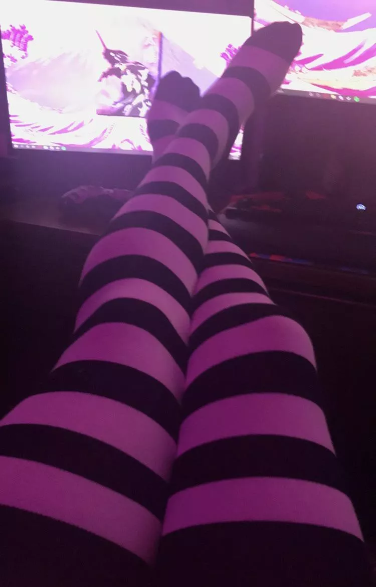 [23nb] can I blow you while you game? c; posted by twinckmagick