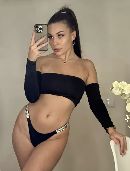 All you have to do is put on a skirt and you can go to the club by GooeyRitz42