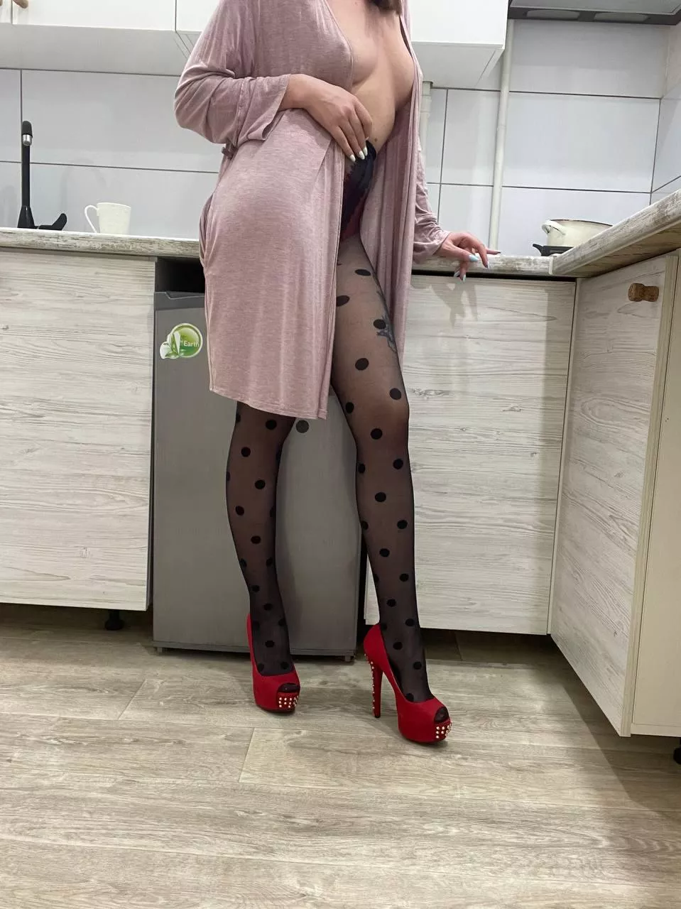 Brightly colored heels and nylons, is that good? posted by megan_vikkk