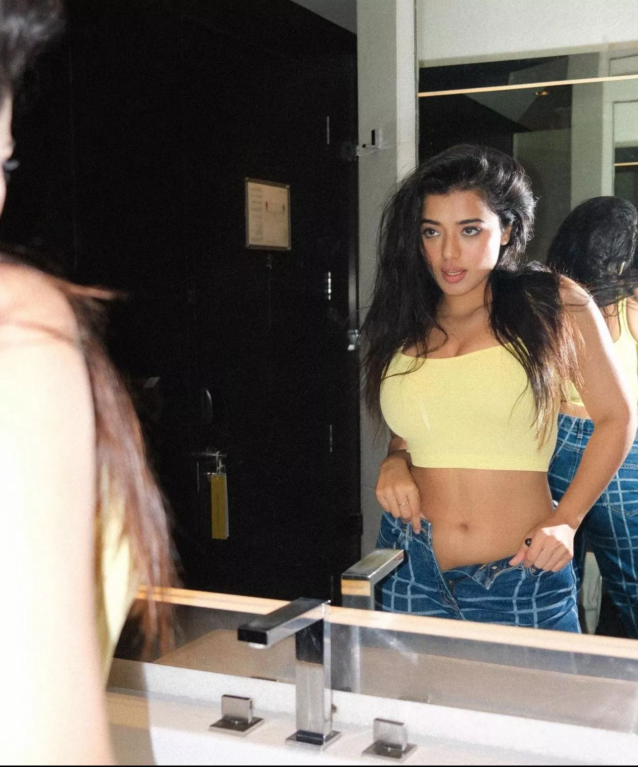 Can’t stop looking at me ? posted by katez01