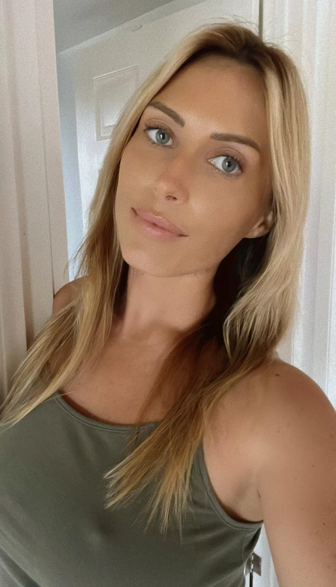 Classy on the outside, naughty af on the inside 😈 posted by hunnybabelia